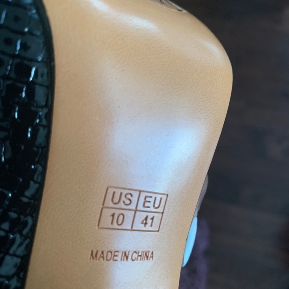 Only Maken Slingback Pointed-Toe Fish Scale Pumps — NWOT (US 10) - Picture 5 of 5